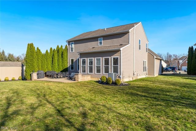 720 Jockeys Circle, Avon Lake, OH 44012