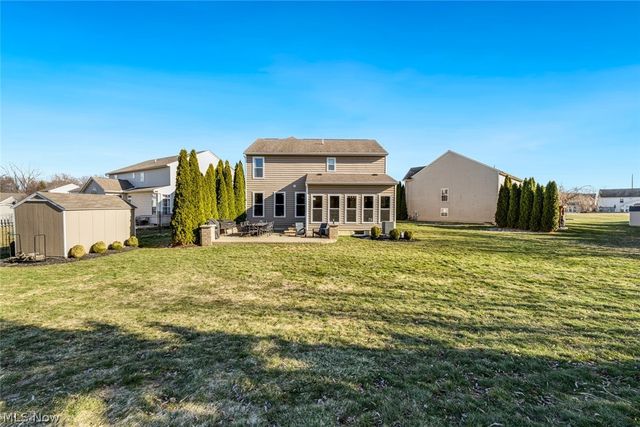 720 Jockeys Circle, Avon Lake, OH 44012