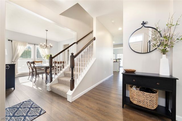 720 Jockeys Circle, Avon Lake, OH 44012