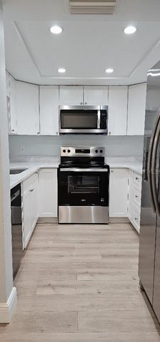 704 HAMMOCK PINE BOULEVARD 704, Clearwater, FL 33761