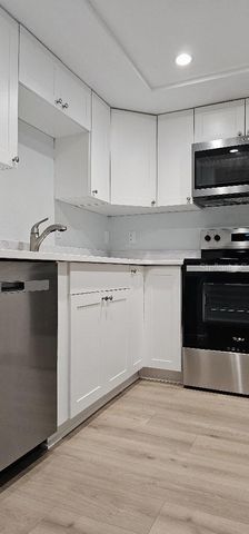 704 HAMMOCK PINE BOULEVARD 704, Clearwater, FL 33761