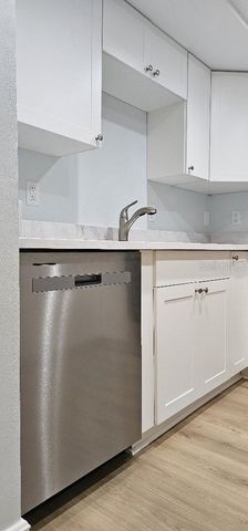 704 HAMMOCK PINE BOULEVARD 704, Clearwater, FL 33761