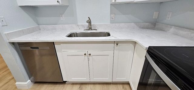 704 HAMMOCK PINE BOULEVARD 704, Clearwater, FL 33761