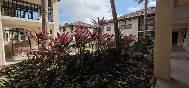 704 HAMMOCK PINE BOULEVARD 704, Clearwater, FL 33761