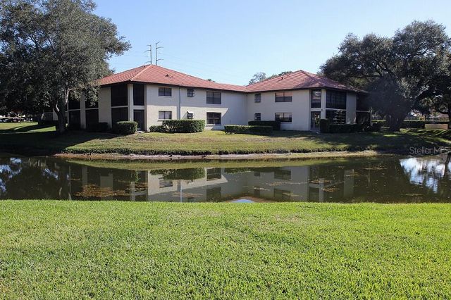 704 HAMMOCK PINE BOULEVARD 704, Clearwater, FL 33761