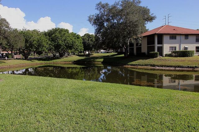 704 HAMMOCK PINE BOULEVARD 704, Clearwater, FL 33761