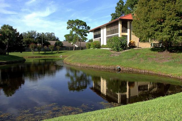 704 HAMMOCK PINE BOULEVARD 704, Clearwater, FL 33761