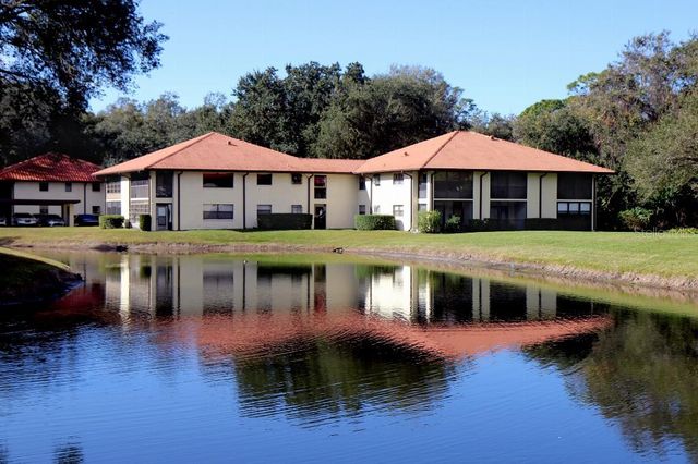 704 HAMMOCK PINE BOULEVARD 704, Clearwater, FL 33761