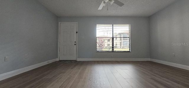 704 HAMMOCK PINE BOULEVARD 704, Clearwater, FL 33761