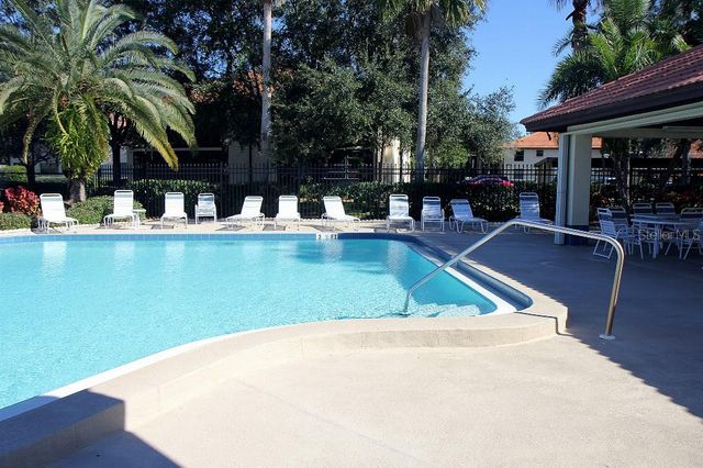 704 HAMMOCK PINE BOULEVARD 704, Clearwater, FL 33761