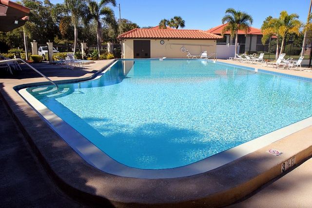 704 HAMMOCK PINE BOULEVARD 704, Clearwater, FL 33761