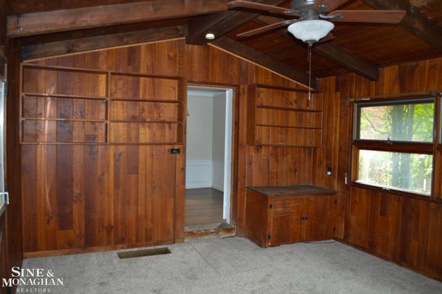 1932 Allard Avenue, Grosse Pointe Woods, MI 48236