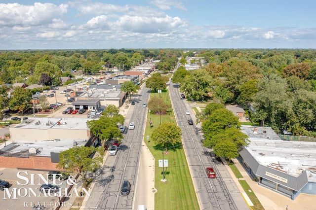 1932 Allard Avenue, Grosse Pointe Woods, MI 48236