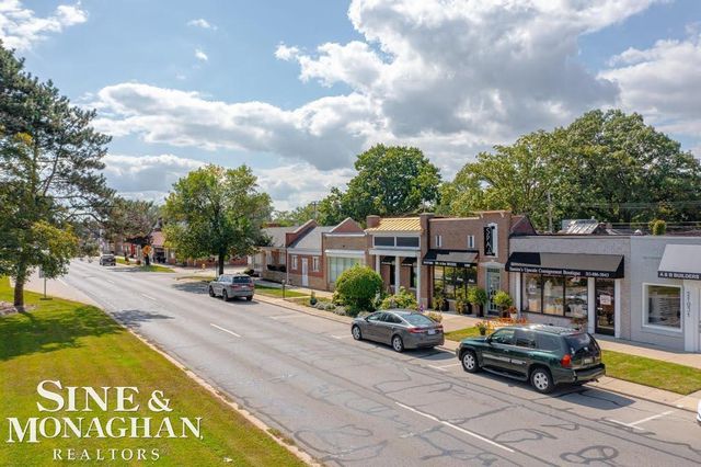1932 Allard Avenue, Grosse Pointe Woods, MI 48236