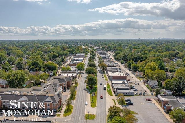 1932 Allard Avenue, Grosse Pointe Woods, MI 48236