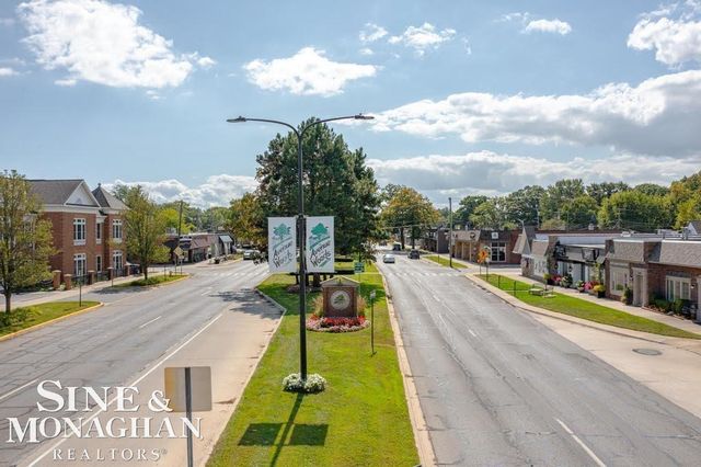 1932 Allard Avenue, Grosse Pointe Woods, MI 48236