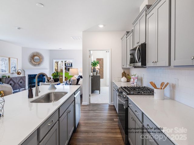 1609 Swallow Tail Drive, Cramerton, NC 28012