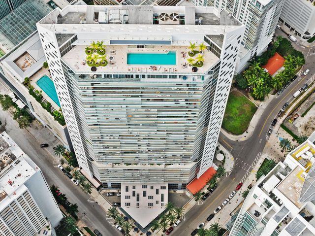 1300 Brickell Bay Drive 1005, Miami, FL 33131