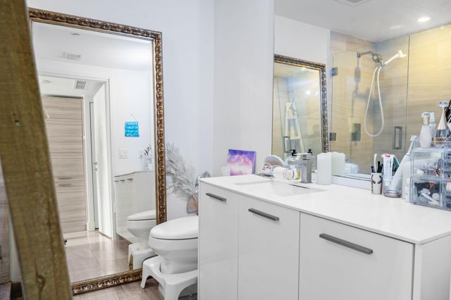 1300 Brickell Bay Drive 1005, Miami, FL 33131