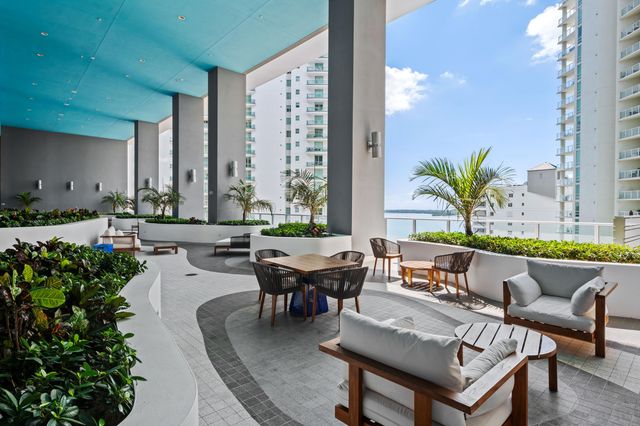 1300 Brickell Bay Drive 1005, Miami, FL 33131
