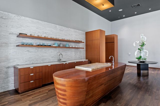 1300 Brickell Bay Drive 1005, Miami, FL 33131