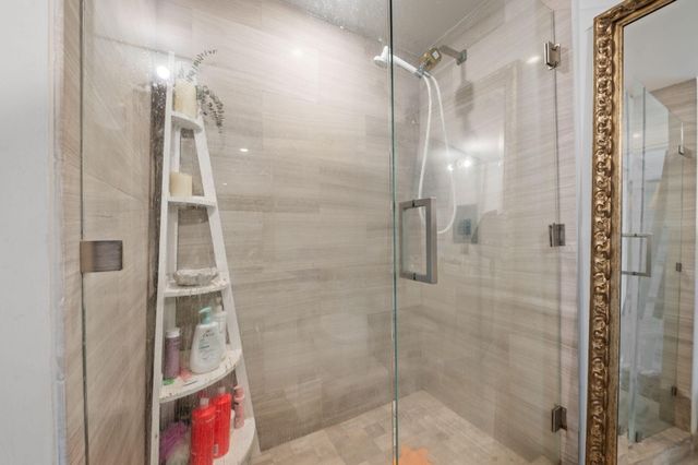 1300 Brickell Bay Drive 1005, Miami, FL 33131