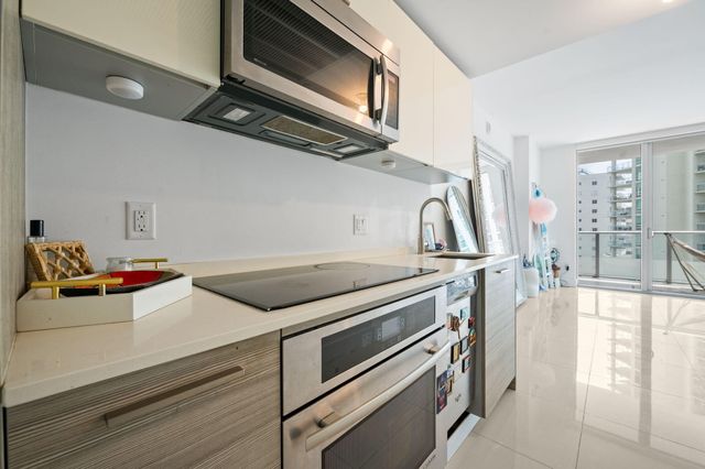1300 Brickell Bay Drive 1005, Miami, FL 33131