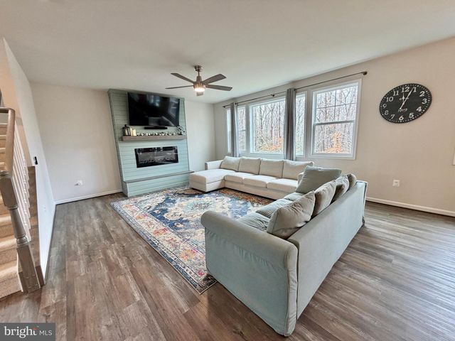 8028 ASHFORD DR, Fredericksburg, VA 22407