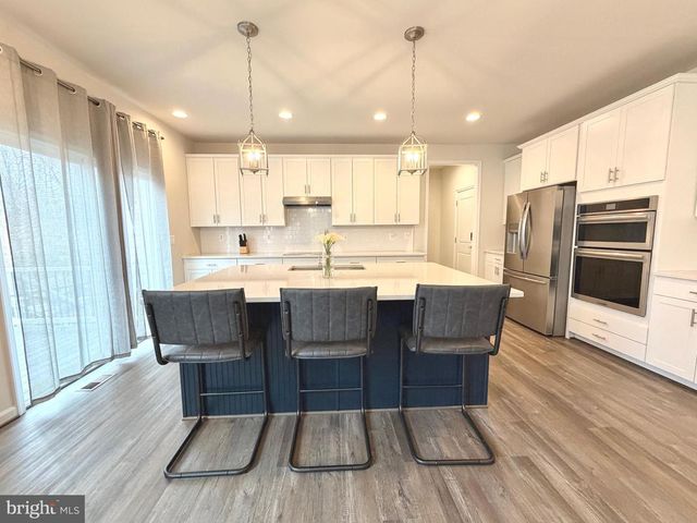 8028 ASHFORD DR, Fredericksburg, VA 22407