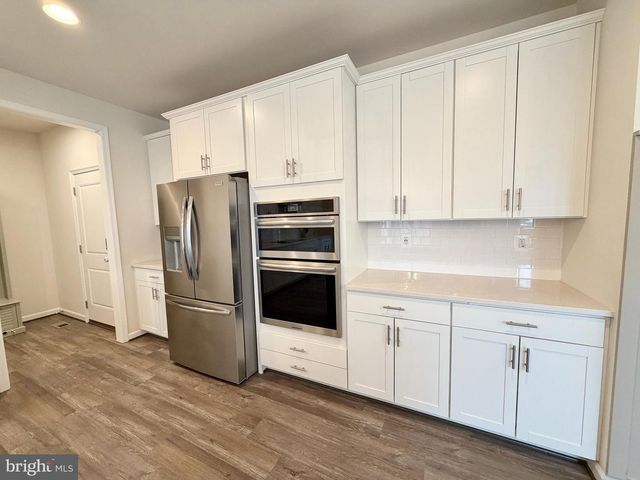 8028 ASHFORD DR, Fredericksburg, VA 22407