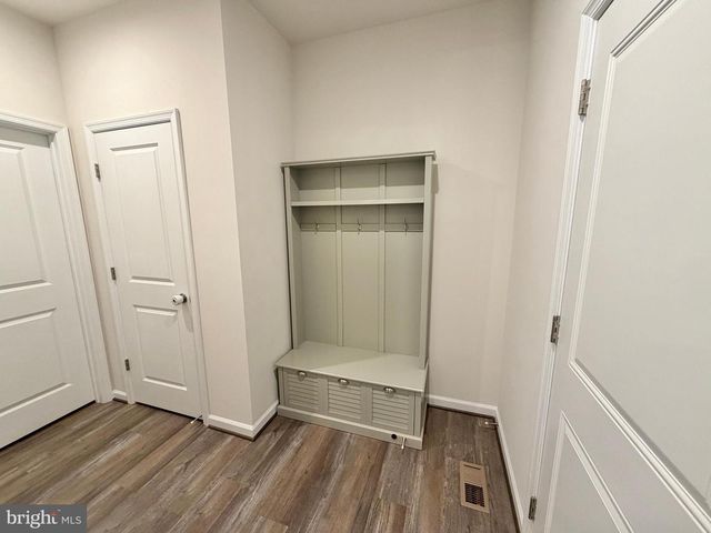 8028 ASHFORD DR, Fredericksburg, VA 22407