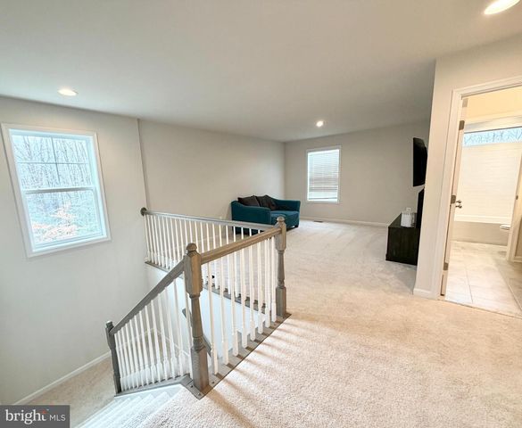 8028 ASHFORD DR, Fredericksburg, VA 22407