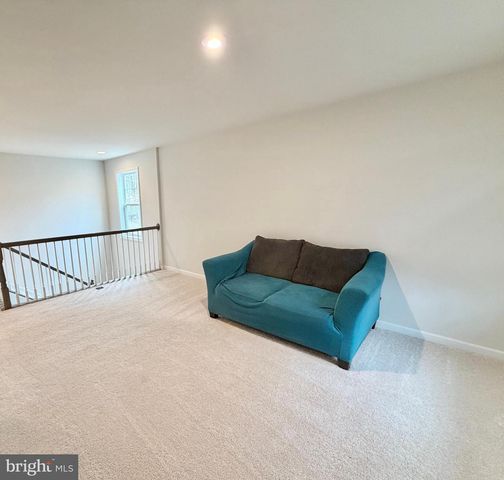 8028 ASHFORD DR, Fredericksburg, VA 22407