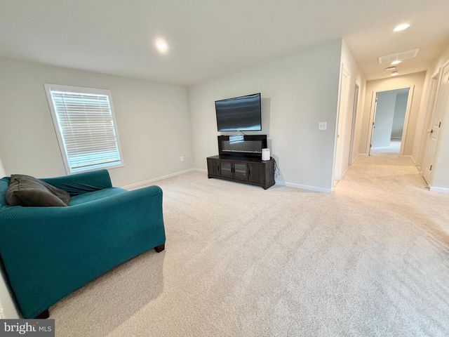 8028 ASHFORD DR, Fredericksburg, VA 22407