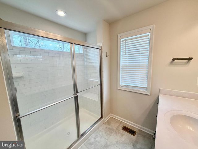 8028 ASHFORD DR, Fredericksburg, VA 22407