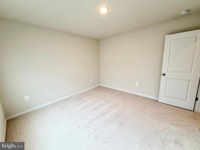 8028 ASHFORD DR, Fredericksburg, VA 22407