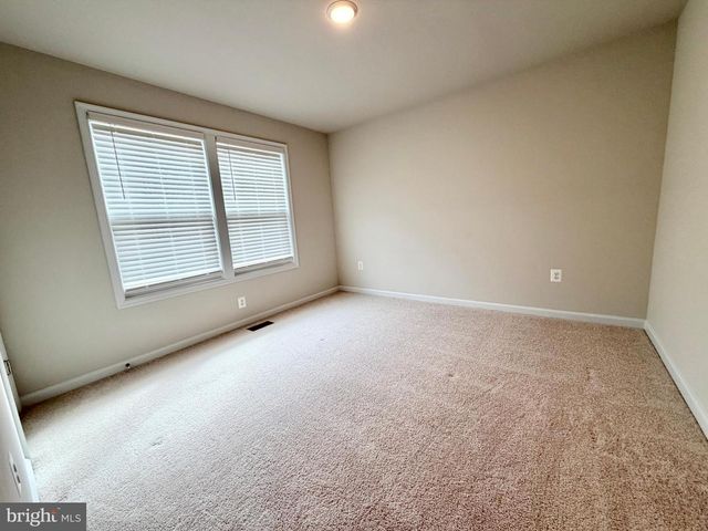 8028 ASHFORD DR, Fredericksburg, VA 22407