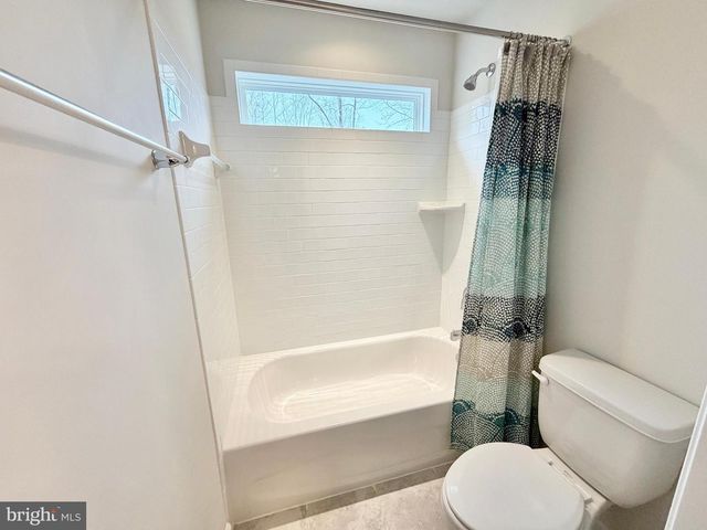 8028 ASHFORD DR, Fredericksburg, VA 22407