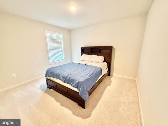 8028 ASHFORD DR, Fredericksburg, VA 22407