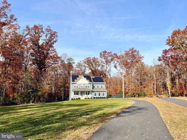 8028 ASHFORD DR, Fredericksburg, VA 22407