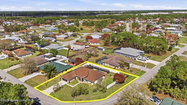 5878 NW Carovel Avenue, Port St. Lucie, FL 34986