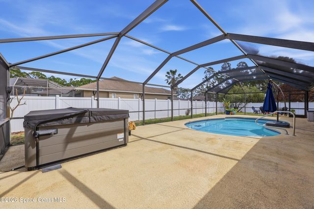 5878 NW Carovel Avenue, Port St. Lucie, FL 34986