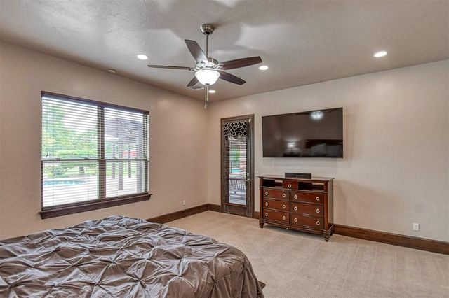 8825 Legacy Crossing Road, Oklahoma City, OK 73169