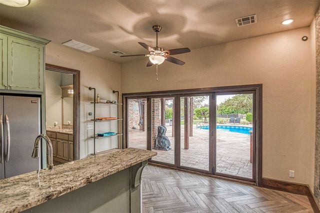 8825 Legacy Crossing Road, Oklahoma City, OK 73169