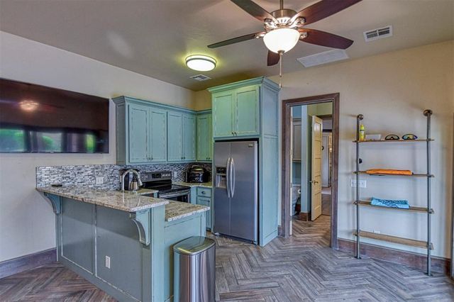 8825 Legacy Crossing Road, Oklahoma City, OK 73169