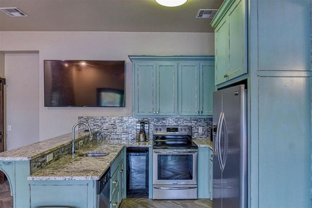 8825 Legacy Crossing Road, Oklahoma City, OK 73169