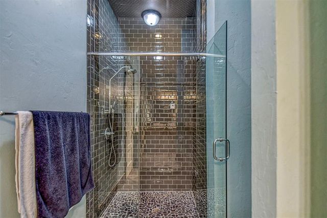 8825 Legacy Crossing Road, Oklahoma City, OK 73169