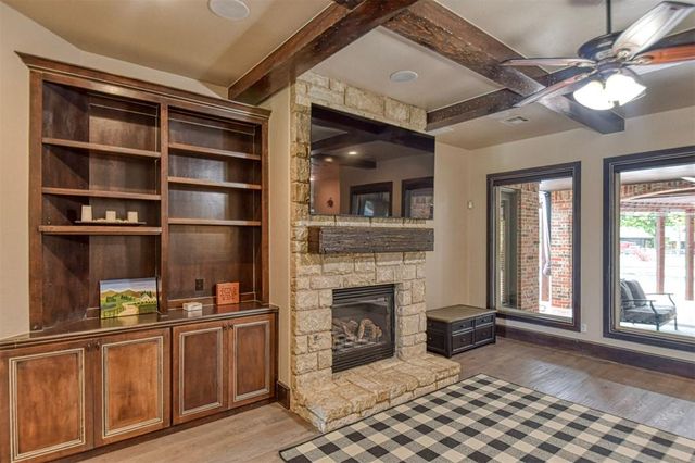 8825 Legacy Crossing Road, Oklahoma City, OK 73169