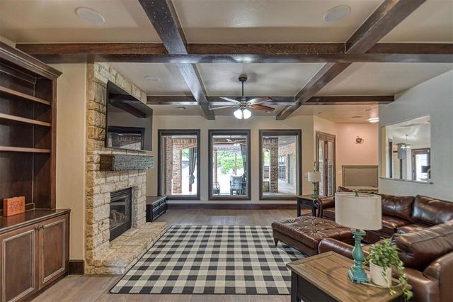 8825 Legacy Crossing Road, Oklahoma City, OK 73169