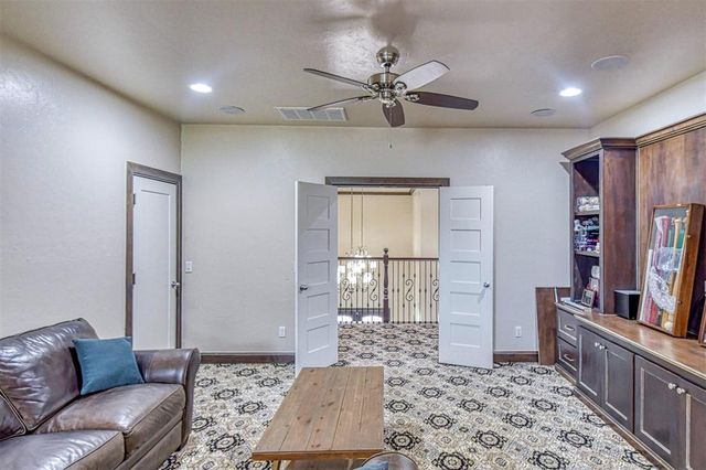 8825 Legacy Crossing Road, Oklahoma City, OK 73169